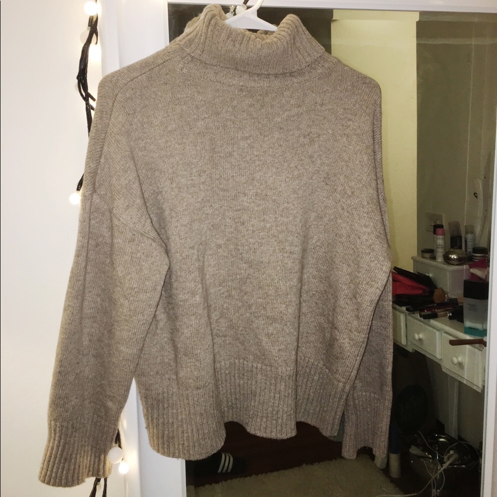 Khaki sweater-Korean style